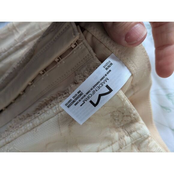 Maidenform Shapewear Firm Control Lace Waist Cincher - Picture 7 of 7